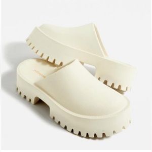 JEFFREY CAMPBELL Clogge Clog in Sea Salt Women's Size 8 Bae Platform